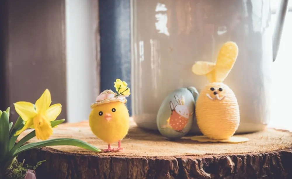 Hop Into Spring with These Festive Easter Decorating Tips